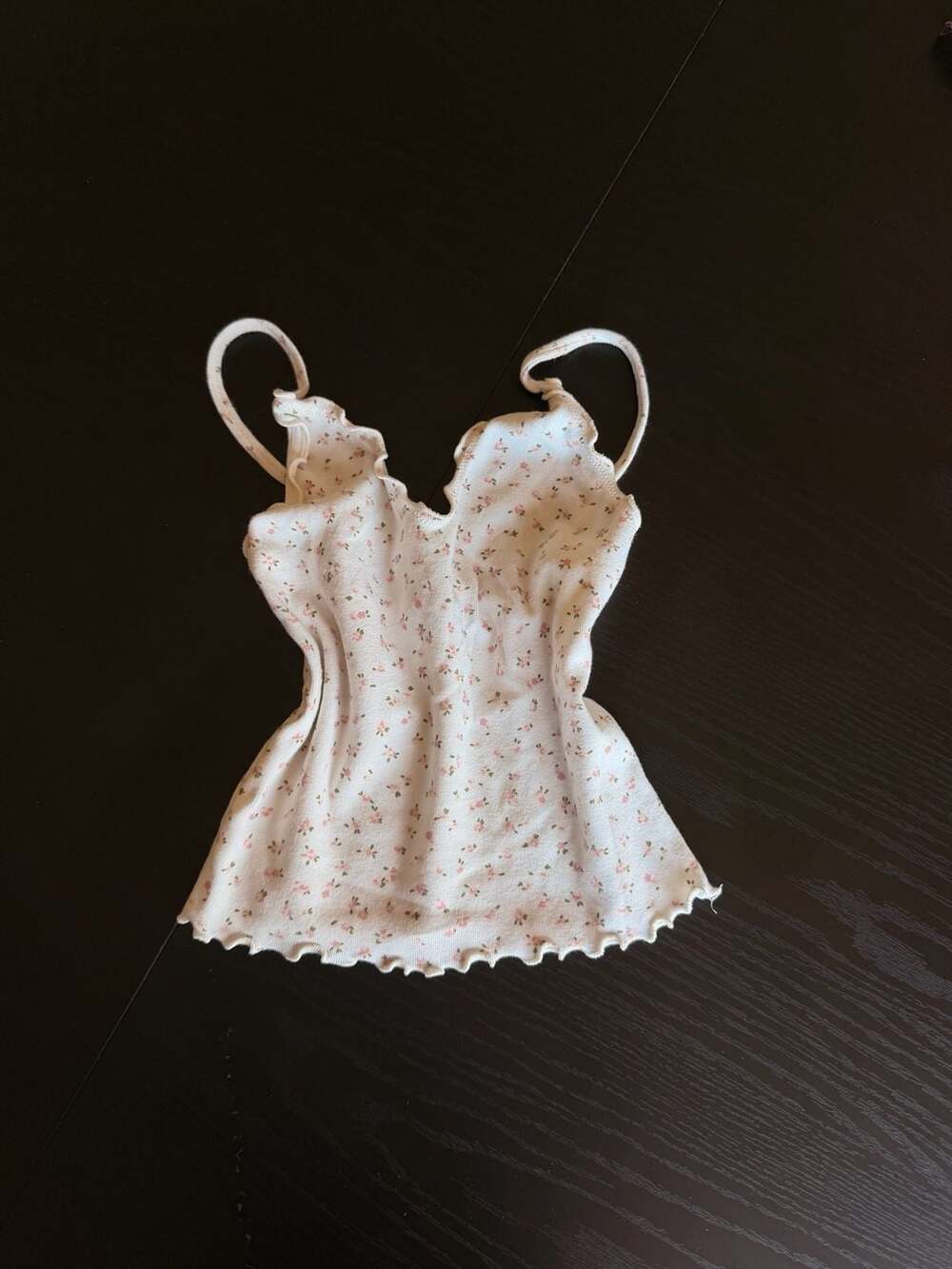 Brandy Melville Nicolette White Floral Lettuce Trim Tank Top
